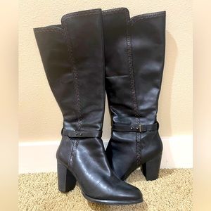 Ugg Boot- Claudine Black 3.5 in heel.